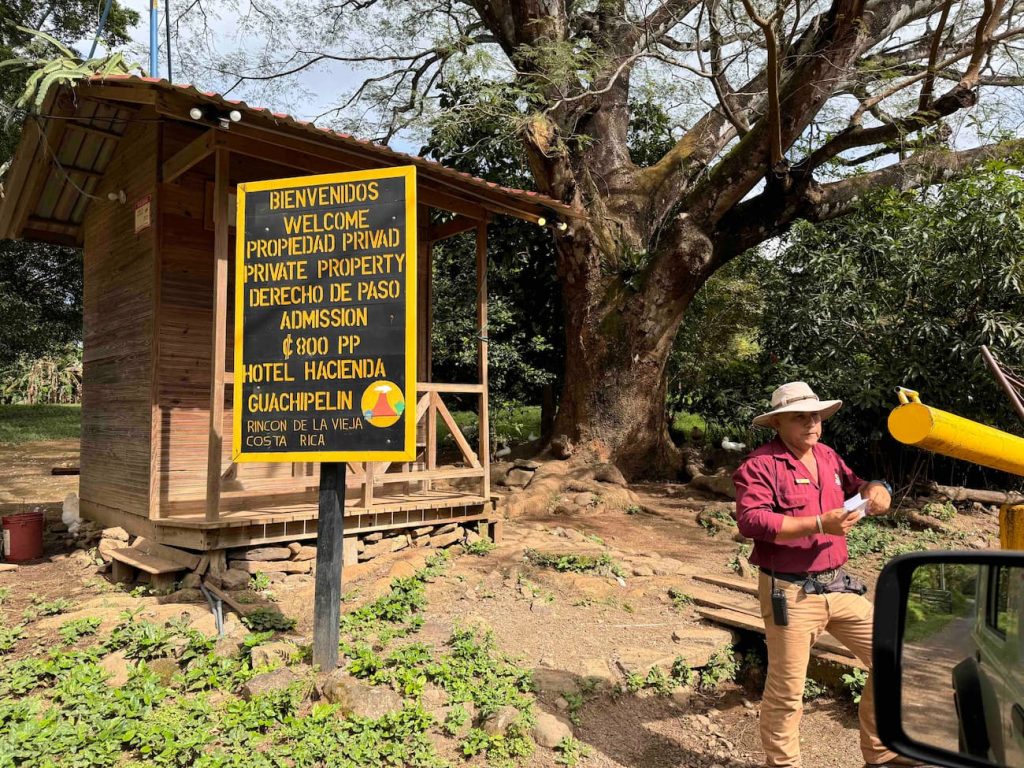 Toll to cross private land to enter park